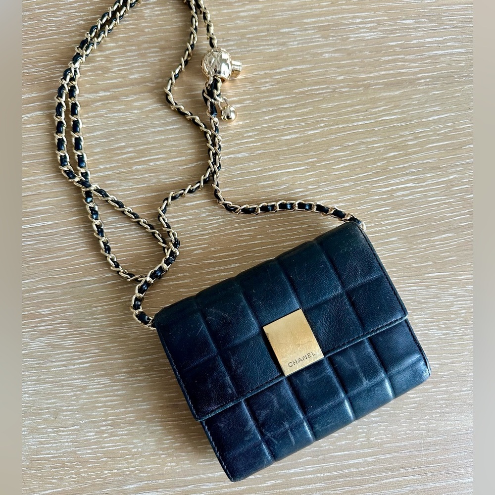 Authentic Vintage Chanel Quilted Wallet Crossbody Bag